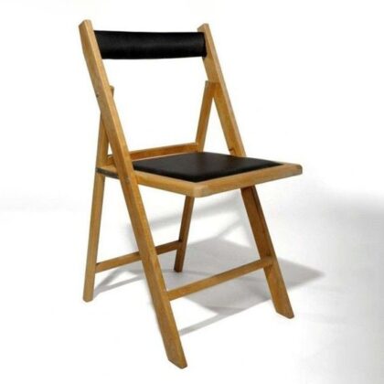 Silla de madera tapizada
