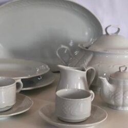 Juego de té y consomé estilo victoriano